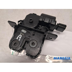 Renault - Clio - Tailgate lock mechanism