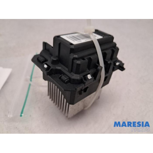 Renault - Clio - Heater resistor