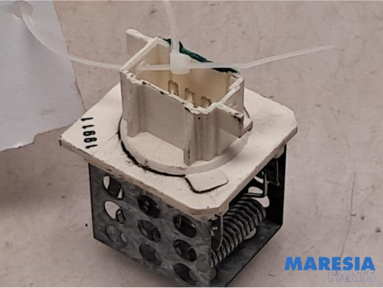 Peugeot - 206 PLUS - Cooling fan resistor