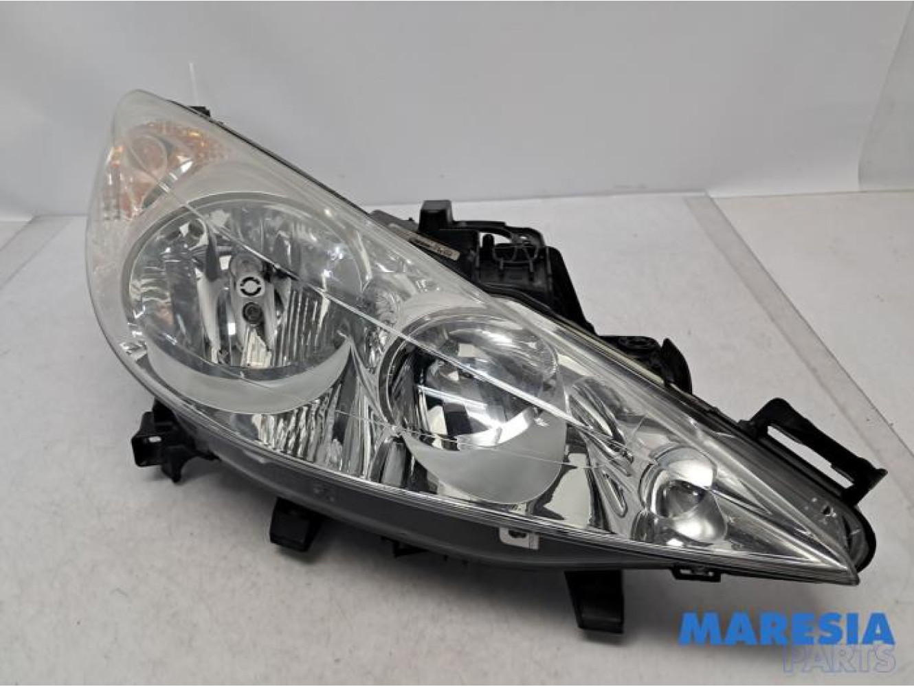Peugeot - 207 - Headlight, right