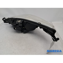 Peugeot - 207 - Headlight, right