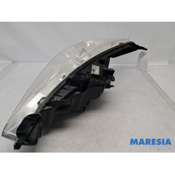 Peugeot - 207 - Headlight, right