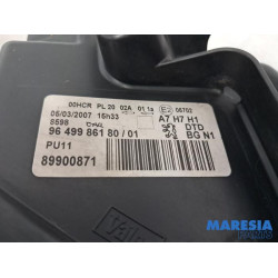 Peugeot - 207 - Headlight, right