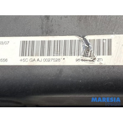 Peugeot - 207 - Airbag knie links