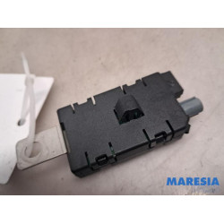 Peugeot - 207 - Antennenverstärker