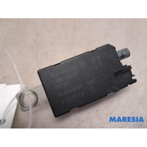 Peugeot - 207 - Antenne amplificateur