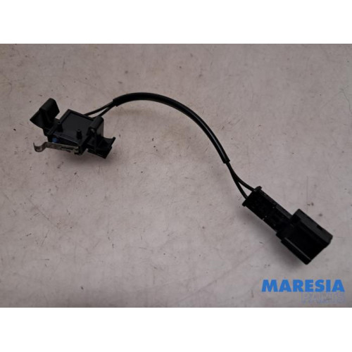 Peugeot - 207 - Convertible top position sensor