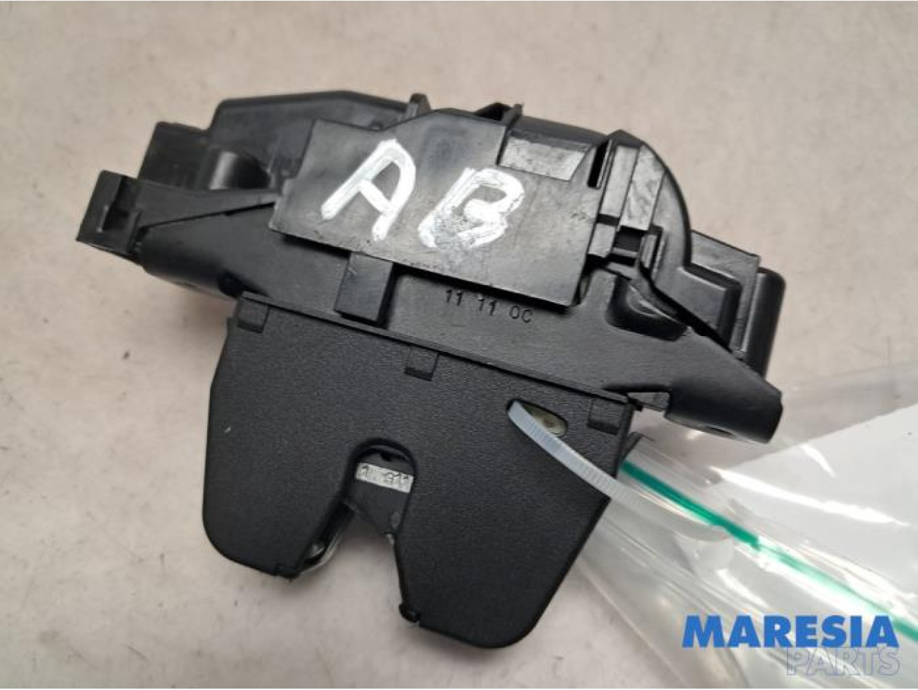 Citroen - Berlingo - Tailgate lock mechanism