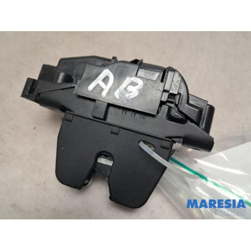 Citroen - Berlingo - Tailgate lock mechanism