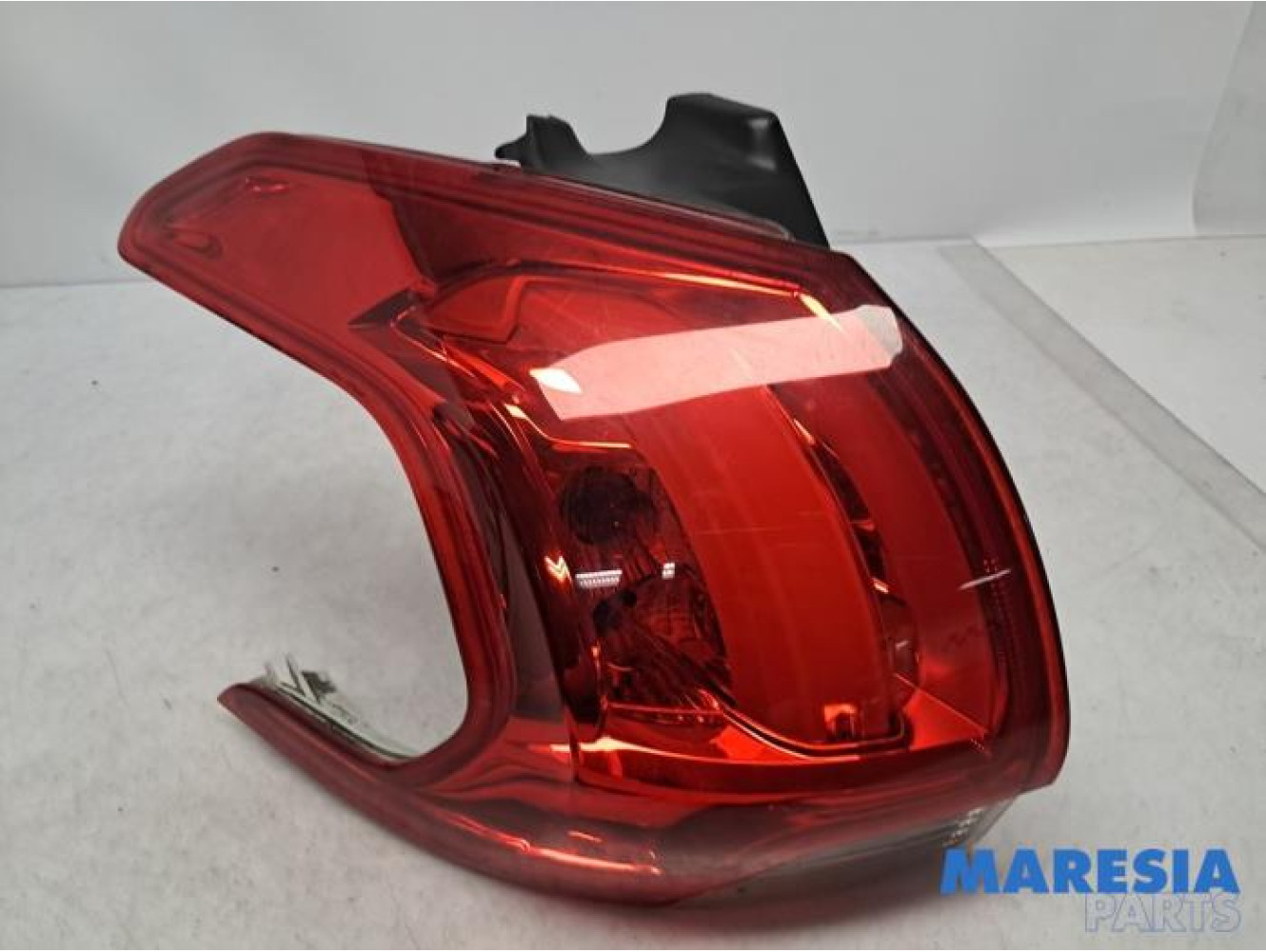 Peugeot - 2008 - Achterlicht links