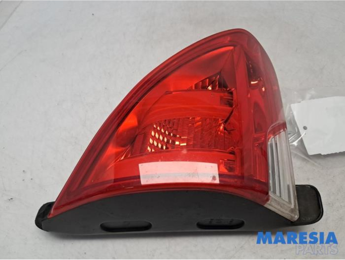 Peugeot - 2008 - Taillight, left