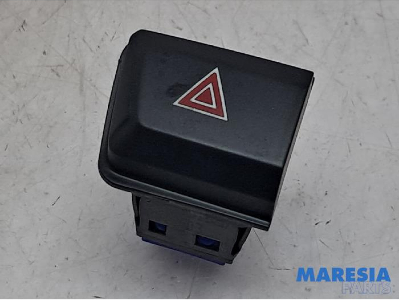 Peugeot - 2008 - Panic lighting switch