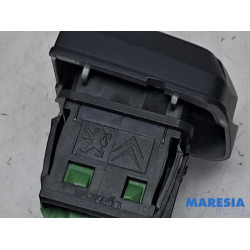 Peugeot - 2008 - Central locking switch