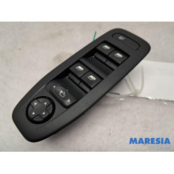 Peugeot - 2008 - Multi-functional window switch