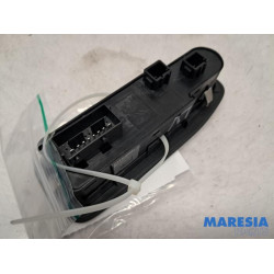 Peugeot - 2008 - Multi-functional window switch