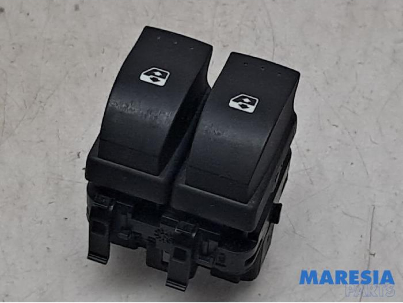 Renault - Kangoo - Multi-functional window switch