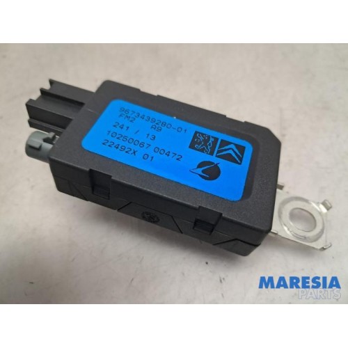 Peugeot - 2008 - Antenna Amplifier