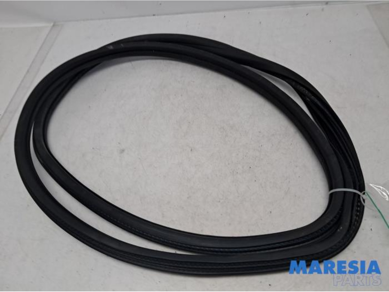 Peugeot - 2008 - Front door seal 4-door, right