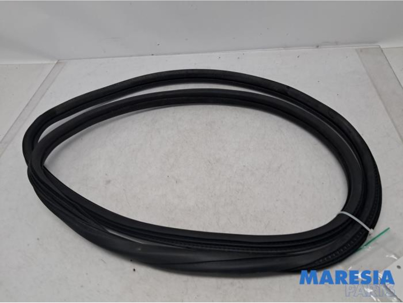 Peugeot - 2008 - Front door seal 4-door, left