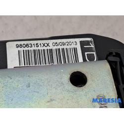 Peugeot - 2008 - Front seatbelt, right