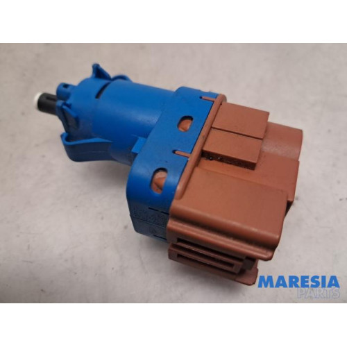 Fiat - Punto - Brake light switch