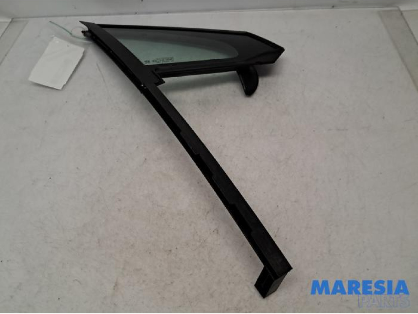 Peugeot - 2008 - Quarter light, front right