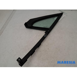Peugeot - 2008 - Quarter light, front right