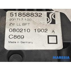 Fiat - Punto - Door lock mechanism 2-door, left