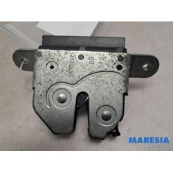Fiat - Punto - Tailgate lock mechanism