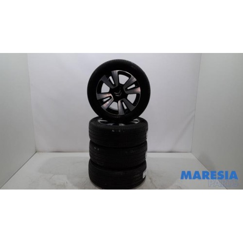 Citroen - C3 - Sportvelgenset + banden