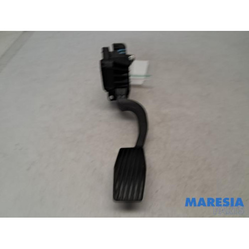 Fiat - Punto - Gaspedal