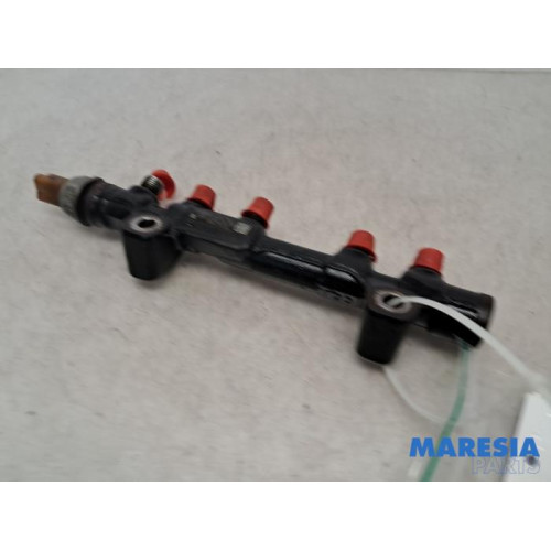 Peugeot - Partner - Fuel injector nozzle