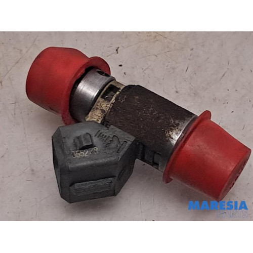 Renault - Kangoo - Injector (petrol injection)