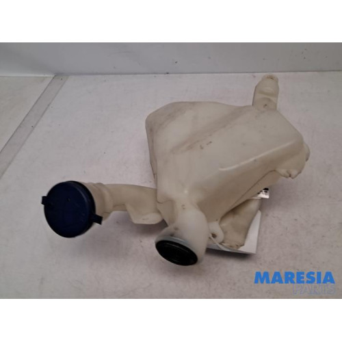 Peugeot - 2008 - Front windscreen washer reservoir