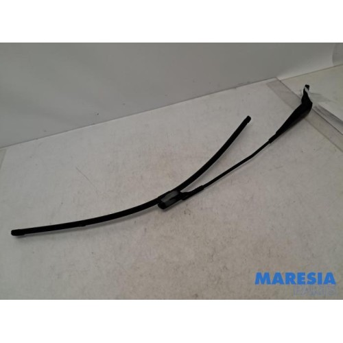 Peugeot - 2008 - Front wiper arm