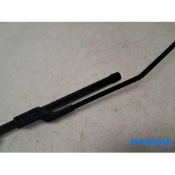 Peugeot - 2008 - Front wiper arm