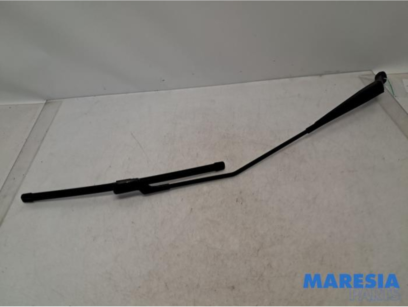 Peugeot - 2008 - Front wiper arm