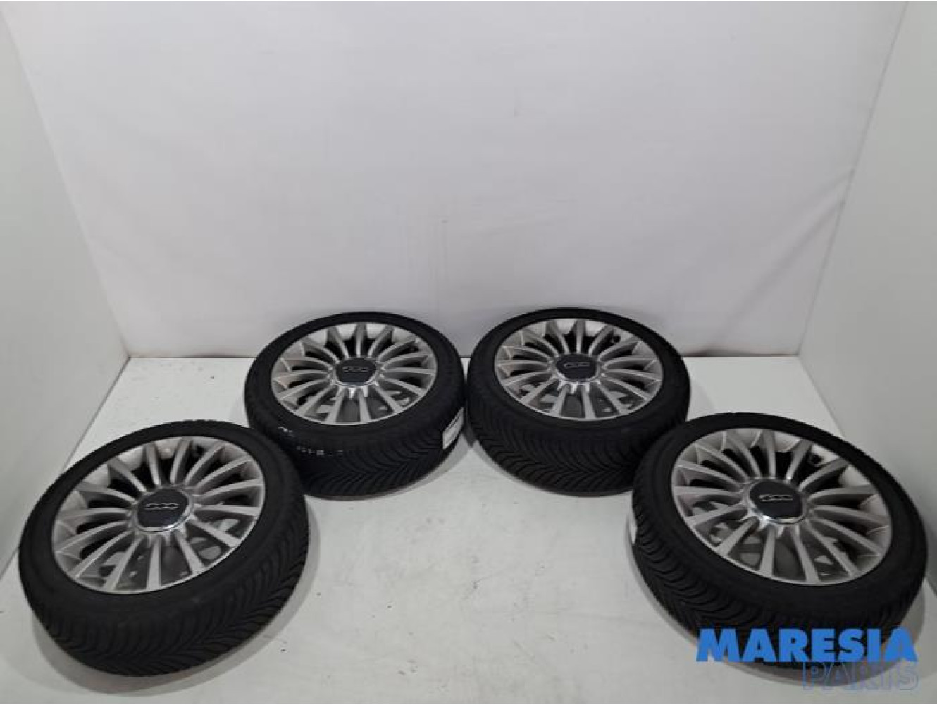 Fiat - 500L - Sportvelgenset + banden