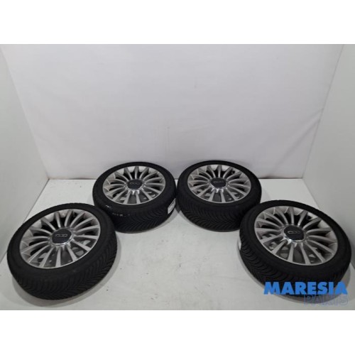 Fiat - 500L - Sportvelgenset + banden