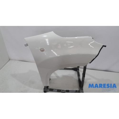 Fiat - 500L - Front wing, right
