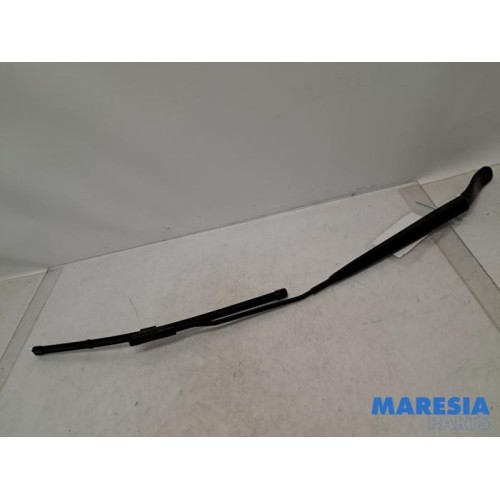 Peugeot - Expert - Front wiper arm