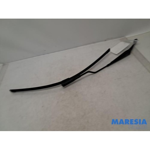 Fiat - Punto - Front wiper arm