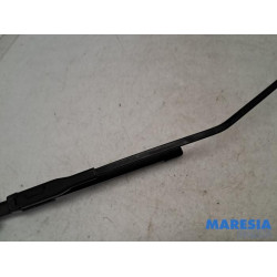 Fiat - Punto - Front wiper arm