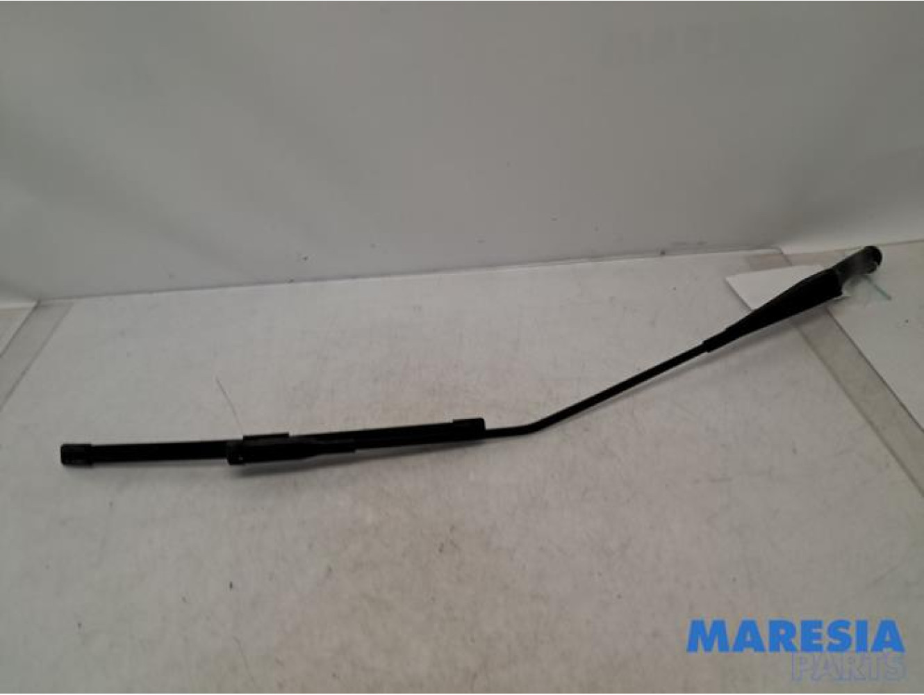 Fiat - Punto - Front wiper arm