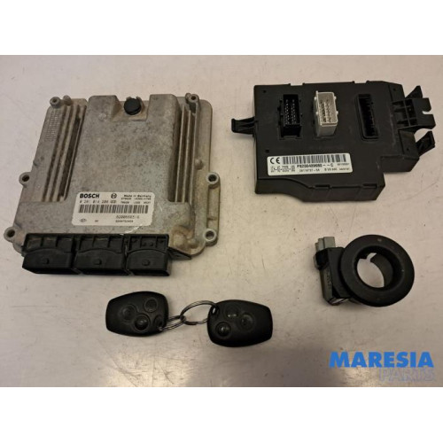 Renault - Trafic - Engine management computer