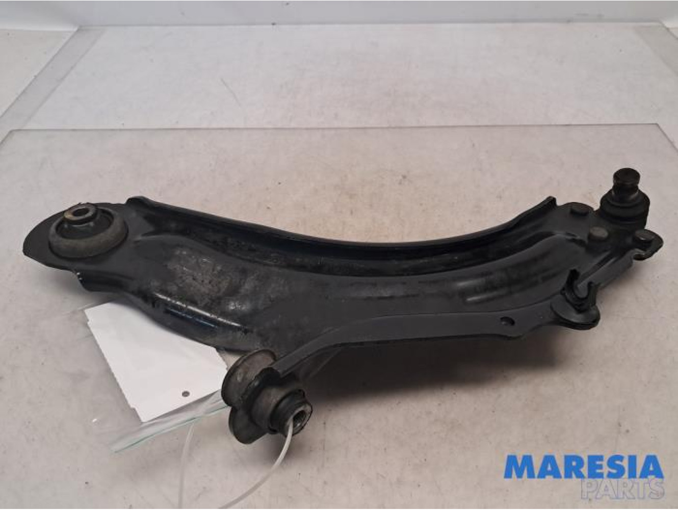 Renault - Kangoo - Front lower wishbone, left