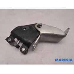 Renault - Kangoo - Sliding door roller, right