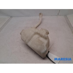 Renault - Kangoo - Front windscreen washer reservoir