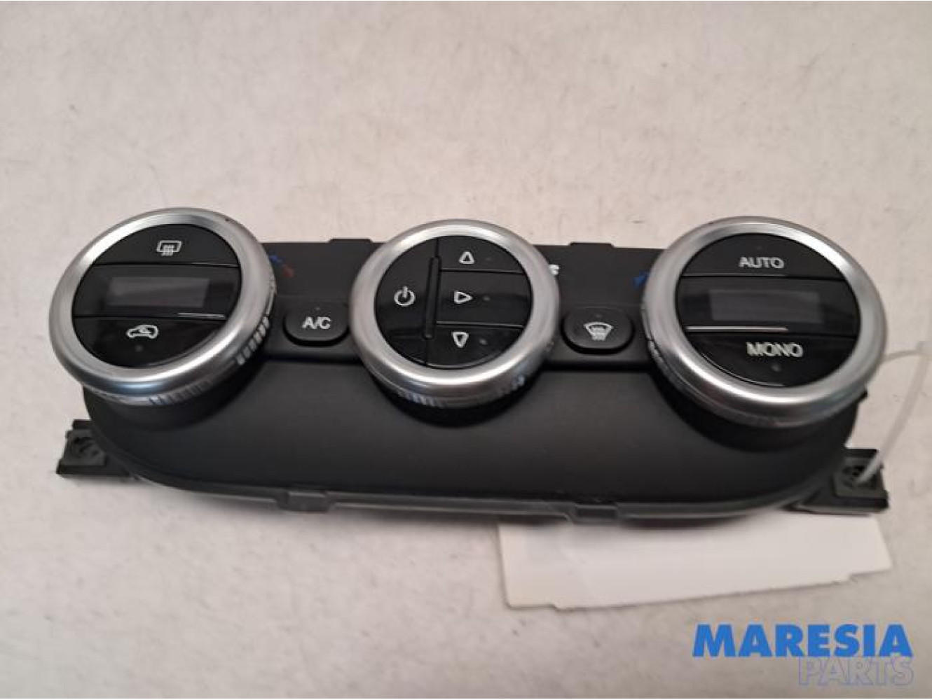 Fiat - 500L - Heater control panel