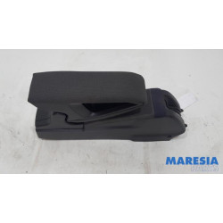Citroen - C4 Cactus - Armrest